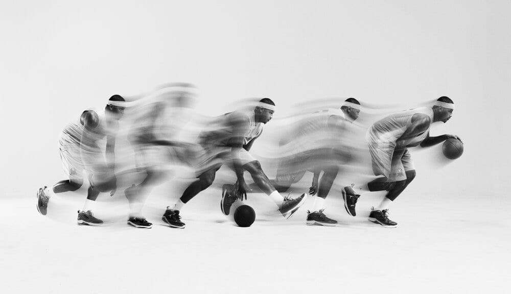 A single movement resolved into five overlapping exposures